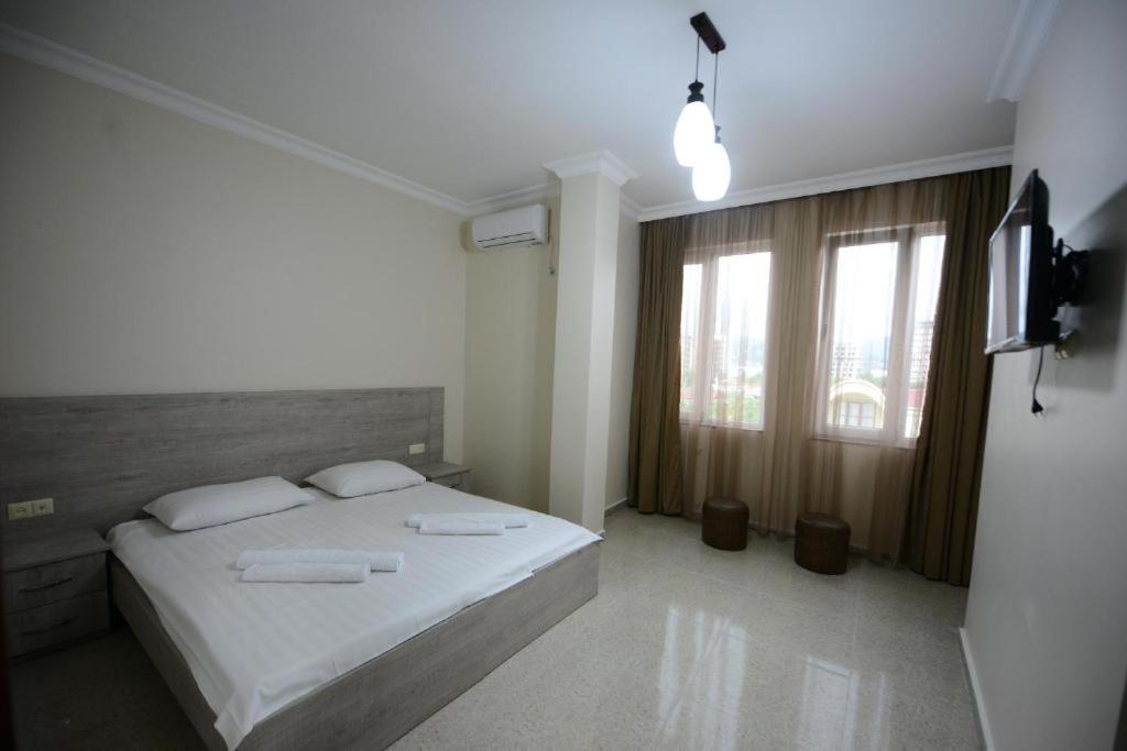 Nana'S Hotel Tchaikovsky Street 34 Batumi Exterior photo